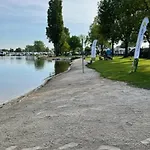 Maasparcje Met Hottub,kamadobbq En Firepit Semesterbostad Roermond