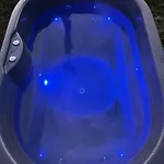 Semesterbostad Maasparcje Met Hottub,kamadobbq En Firepit *