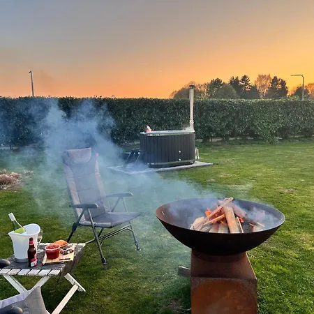 Сasa de vacaciones Maasparcje Met Hottub,kamadobbq En Firepit