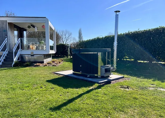 Semesterbostad Maasparcje Met Hottub,kamadobbq En Firepit Roermond