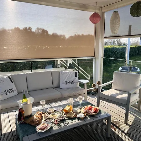 Σπίτι διακοπών Maasparcje Met Hottub,kamadobbq En Firepit Roermond