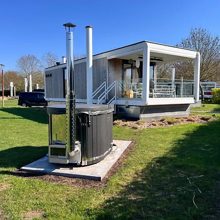 Maasparcje Met Hottub,kamadobbq En Firepit Roermond